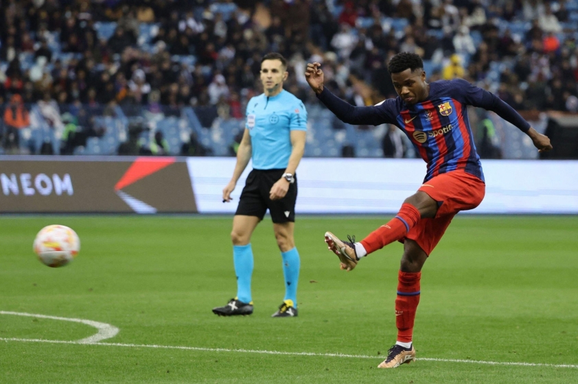 HLV Xavi thừa nhận sai lầm trong ngày Barca vào chung kết Siêu cúp TBN 241649
