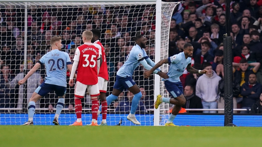 Arsenal lại bị trọng tài xử ép trong trận đấu với Leicester? 252277