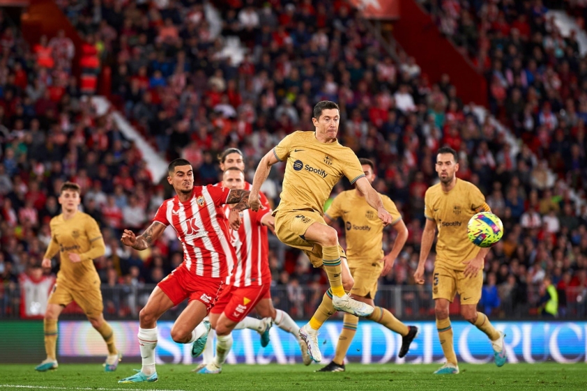 Những nỗ lực của Lewandowski cùng các đồng đội không thể mang về cho Barca dù chỉ 1 điểm. Ảnh: Internet