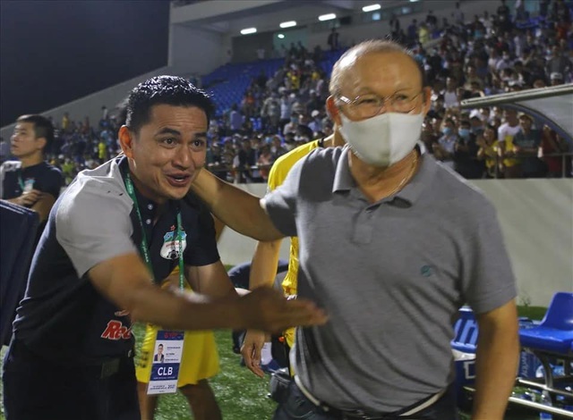 Tuyển thủ Thái Lan: 'Nếu Kiatisak dẫn dắt ĐT Việt Nam, người Thái vẫn tôn trọng' 39697