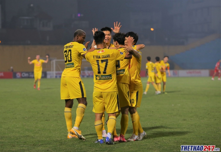 bang-xep-hang-v-league-2021-vong-6-hagl-tiep-tuc-bay-cao1616659725