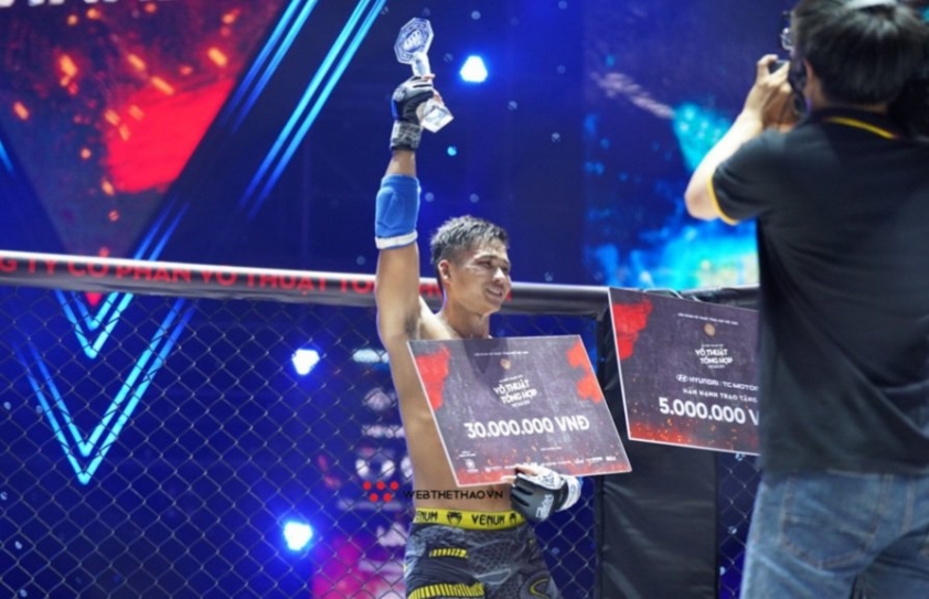 Knoct-out kiện tướng võ thuật, Nguyễn Phụng Hoài Phương mang về 125 triệu đồng 97311