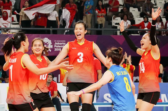 Bóng chuyền nữ Việt Nam đập tan giấc mơ chiến thắng của tuyển Indonesia tại Asiad 18 107439