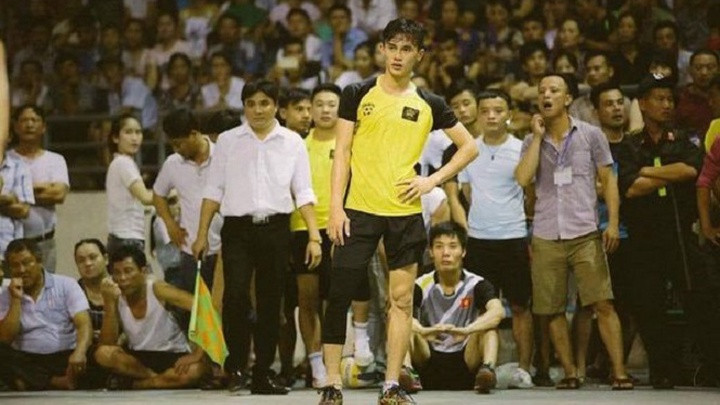 Phan Công Khanh: Ông vua làng bóng chuyền 'phủi' và dàn siêu xe trăm tỷ 112717