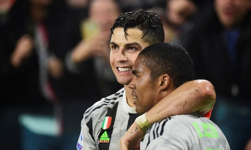 Douglas Costa