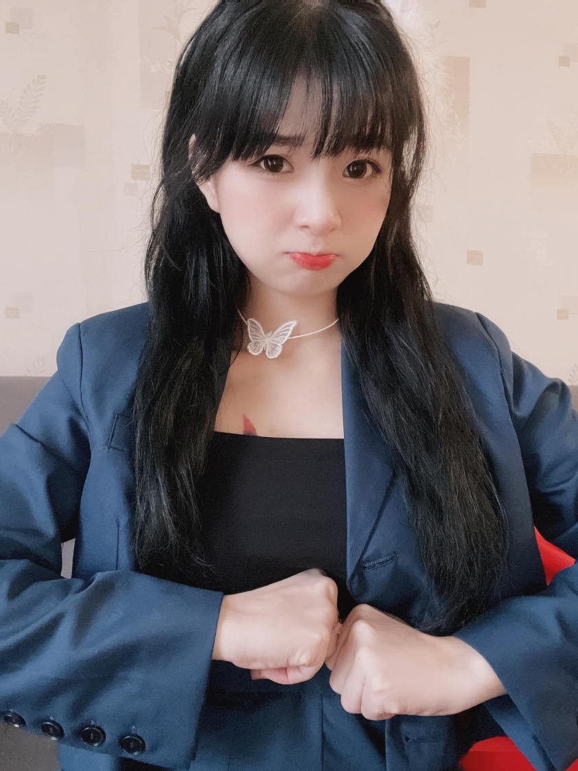 ve dep hut hon cua nu streamer lien quan mobile meo 2k4