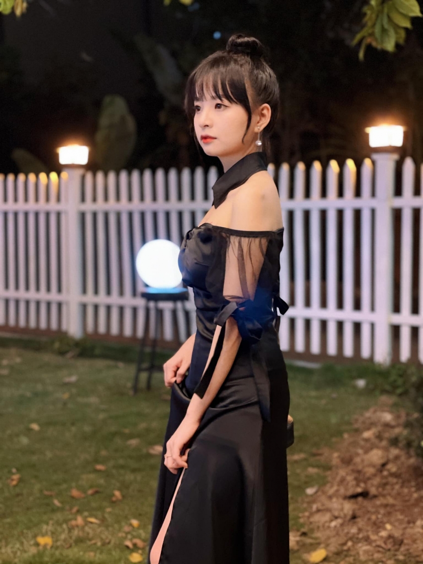 meo 2k4 la ai? nu streamer lien quan cua V Gaming