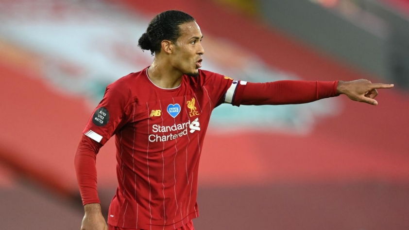 Hàng phòng ngự Liverpool sẽ ổn thi thiếu trung vệ người Hà Lan? (Ảnh: Internet)