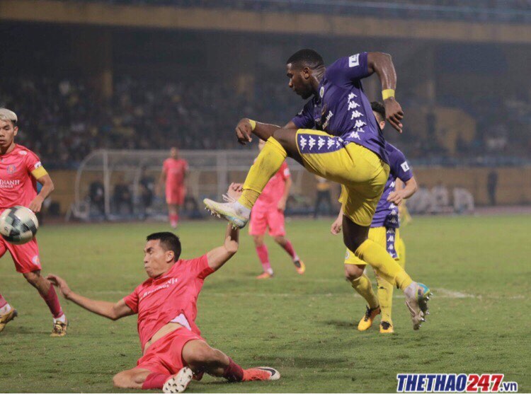 Rimario là người mở điểm cho Hà Nội FC