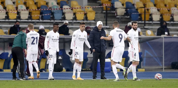 Zidane cùng các học trò sẽ có trận đấu sinh tử trước M'Gladbach (Ảnh: Internet)