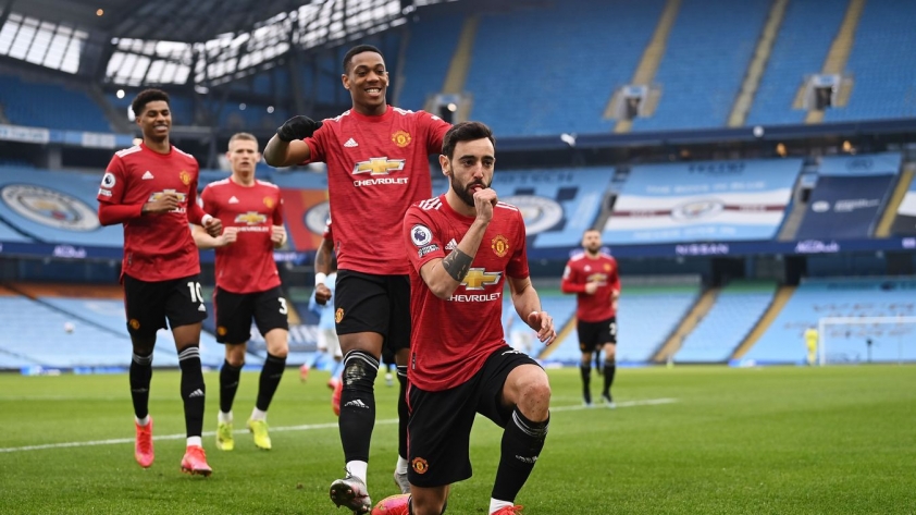 Bruno Fernandes sớm mang lợi thế cho đội khách (Ảnh: Getty)