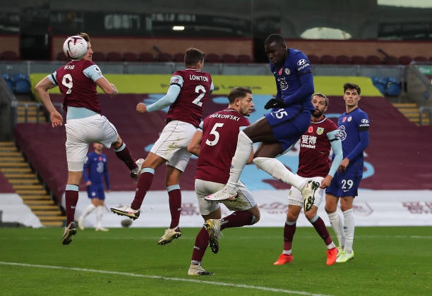 Trực tiếp Burnley 0-2 Chelsea: Đánh đầu dũng mãnh Ảnh 1