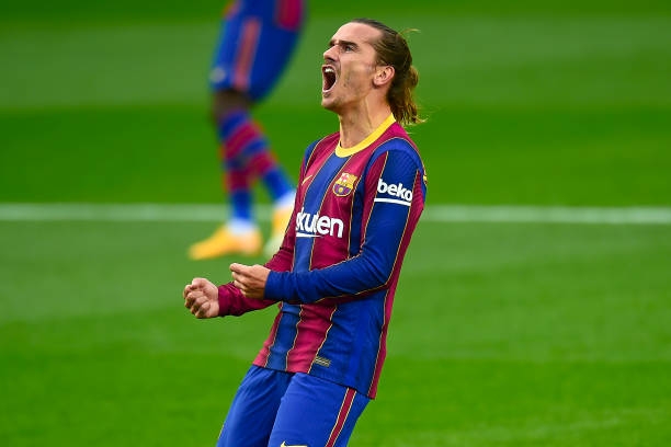 Trực tiếp Barca 1-0 Real Betis: Griezmann sút hỏng penalty Ảnh 1