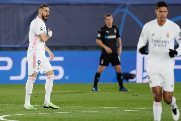 Trực tiếp Real Madrid 1-0 M'Gladbach: Benzema nổ súng Ảnh 1