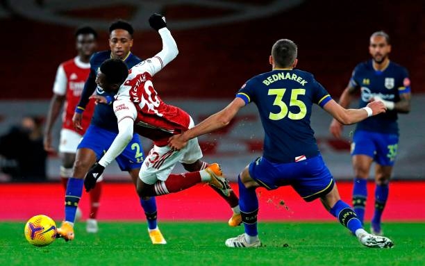 Trực tiếp Arsenal 0-1 Southampton: Walcott chơi thăng hoa Ảnh 1