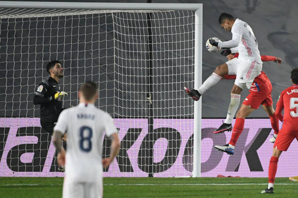 Trực tiếp Real Madrid 1-0 Granada: Mở tỉ số Ảnh 1