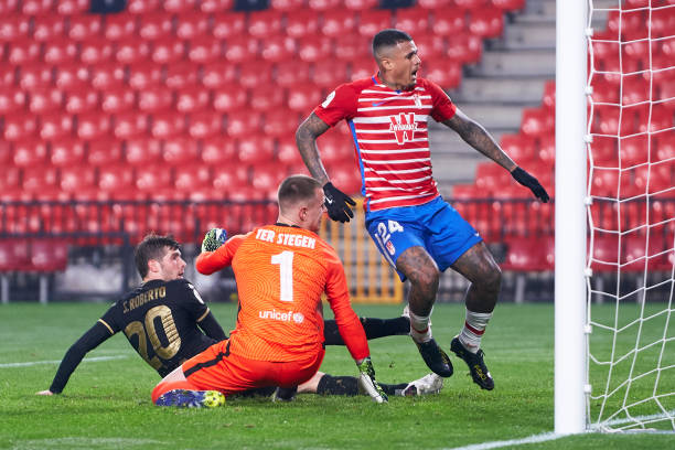 Trực tiếp Granada 1-0 Barcelona: Bất ngờ xảy ra Ảnh 1