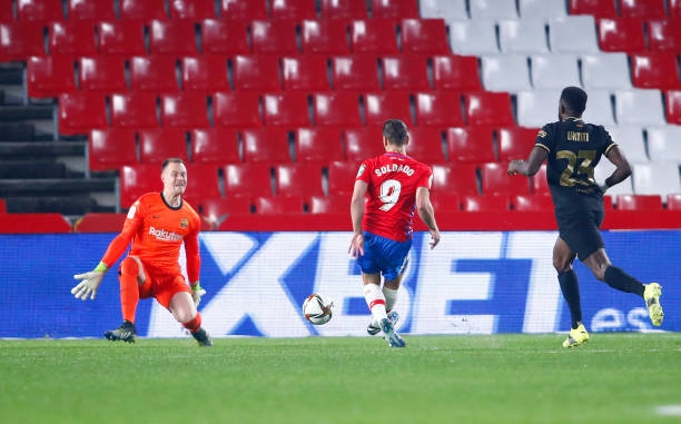 Trực tiếp Granada 2-0 Barcelona: Bất ngờ xảy ra Ảnh 1
