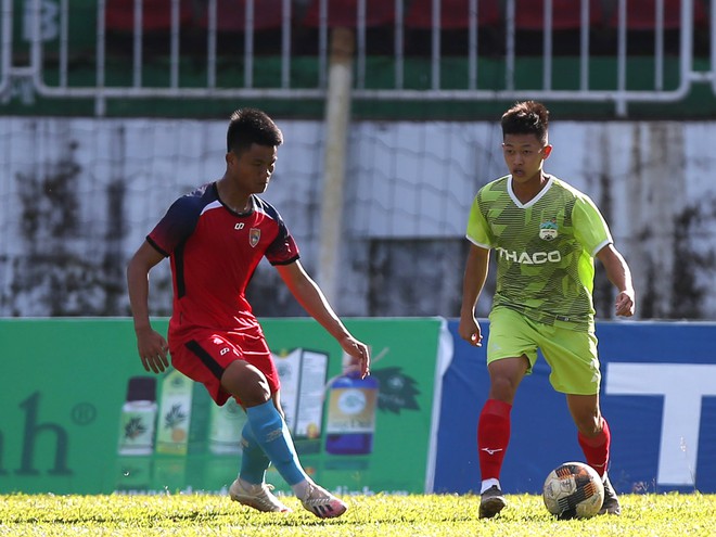 Bết bát tại V-League, HAGL lại tiếp tục đem quân đi đấu Ảnh 1