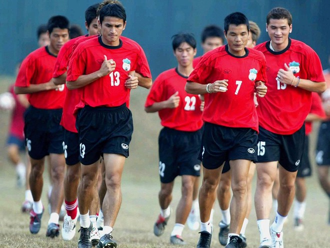 Đồng đội cũ của Kiatisak: Ảnh 1