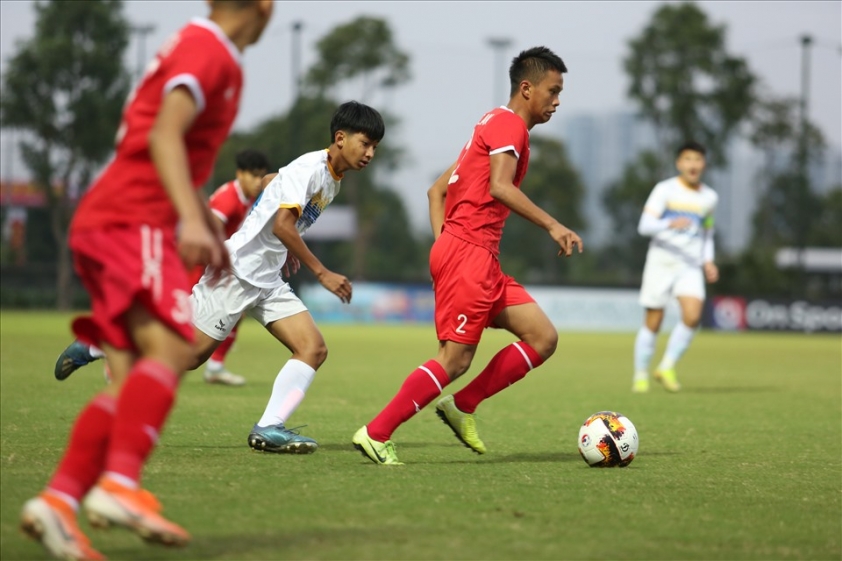 Trực tiếp U15 HAGL vs U15 An Giang: Đàn em Công Phượng ra sân Ảnh 1
