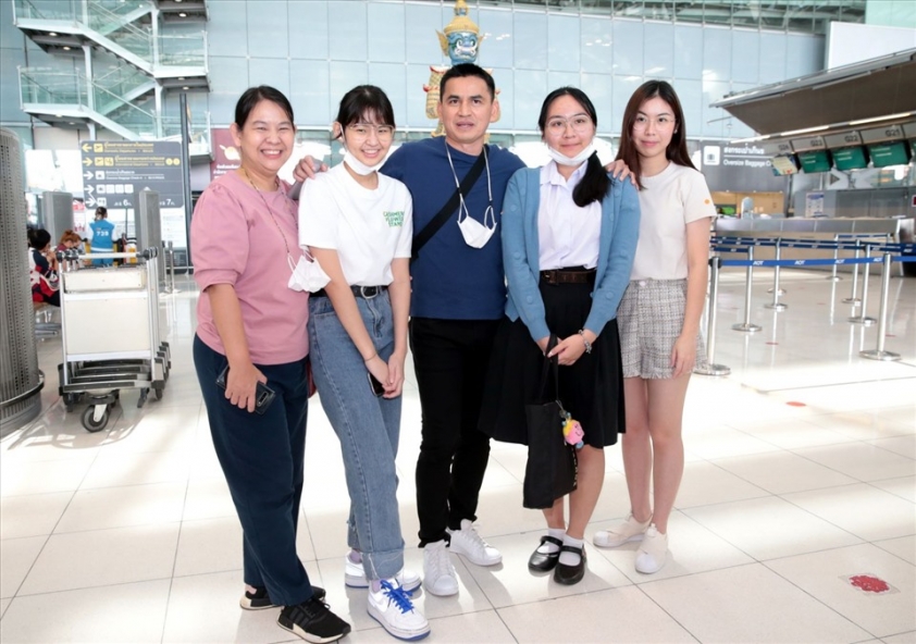 HLV Park có hành động thú vị với Kiatisak Ảnh 1