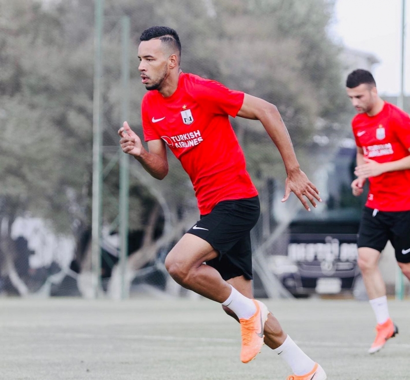 CLB TPHCM chiêu mộ ngoại binh từng tham dự UEFA Champions League Ảnh 1