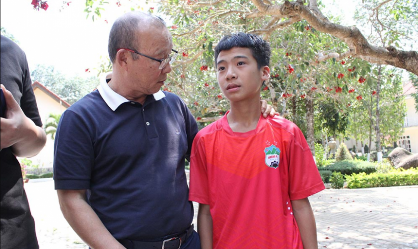 'Siêu nhân' từng được HAGL giới thiệu với HLV Park ra mắt ở VCK U19 VĐQG Ảnh 1