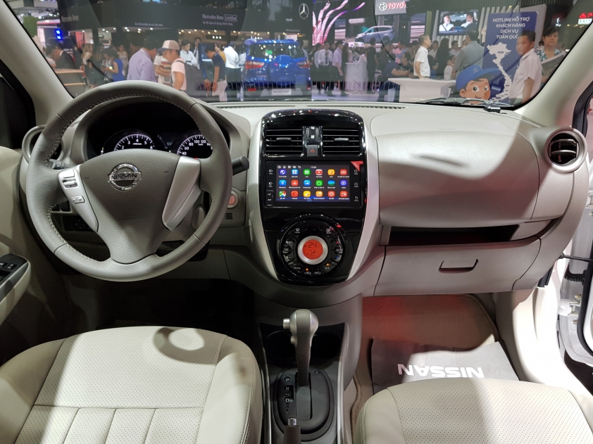 Nội thất Nissan Sunny