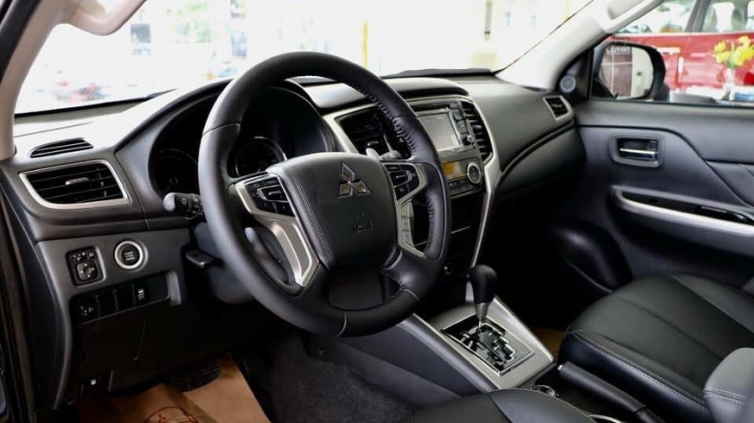 Nội thất xe Mitsubishi Triton