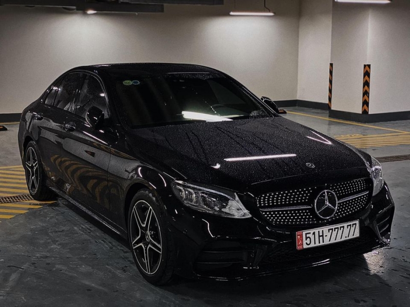 Chiếc Mercedes-Benz C300 AMG 2020 biển số 51H-777.77