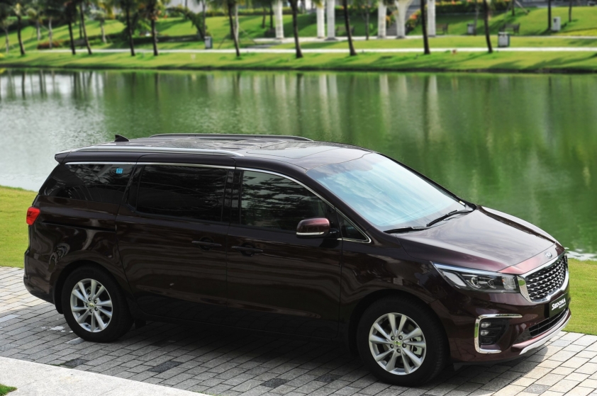 xe Kia Sedona