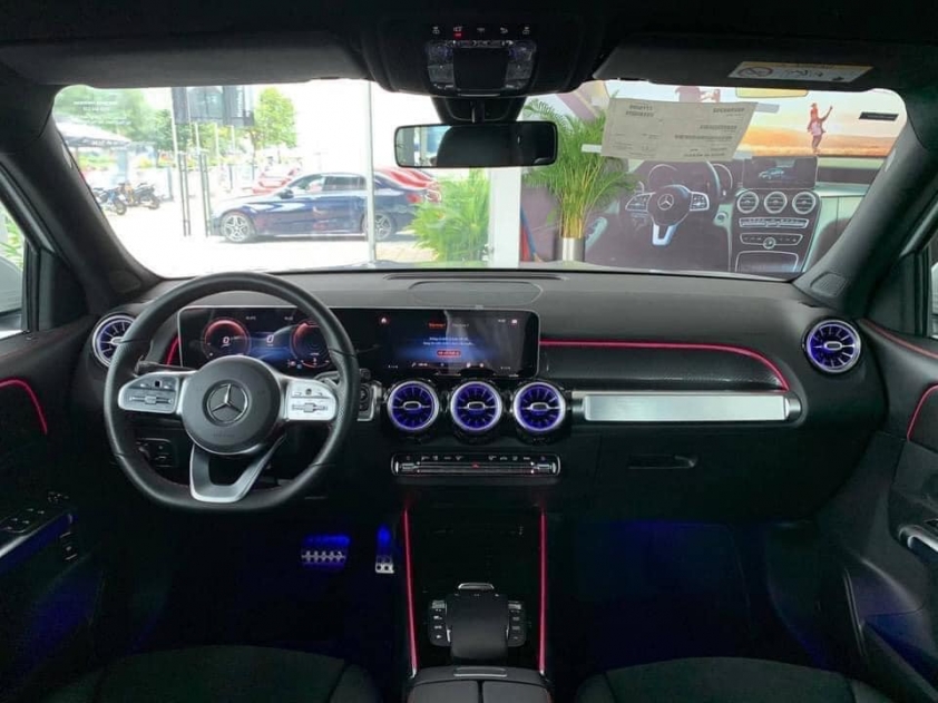 Nội thất Mercedes GLB 200 AMG