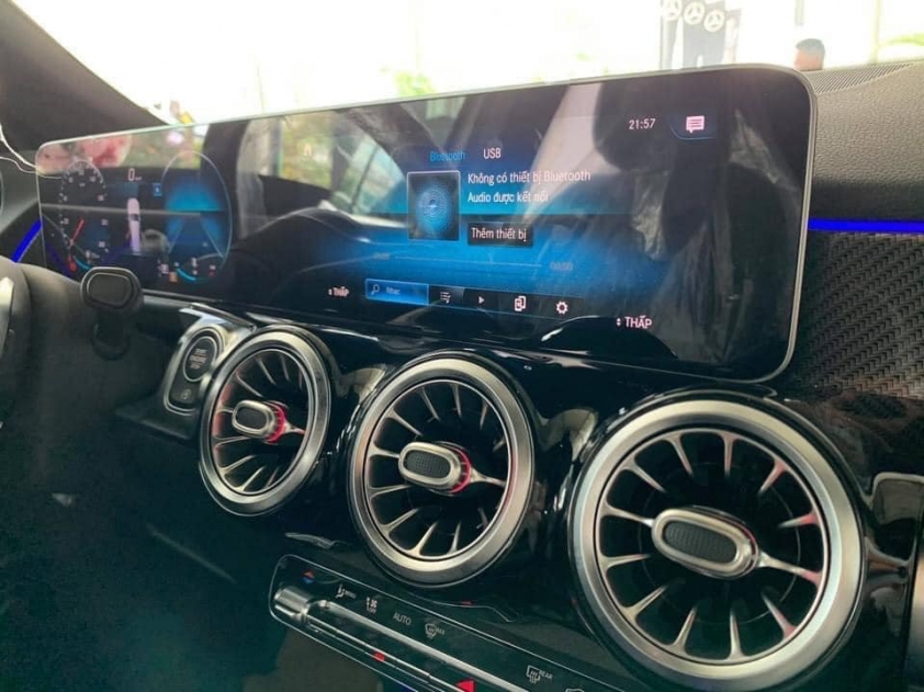 Hệ thống điều hòa và màn hình Mercedes GLB 200 AMG