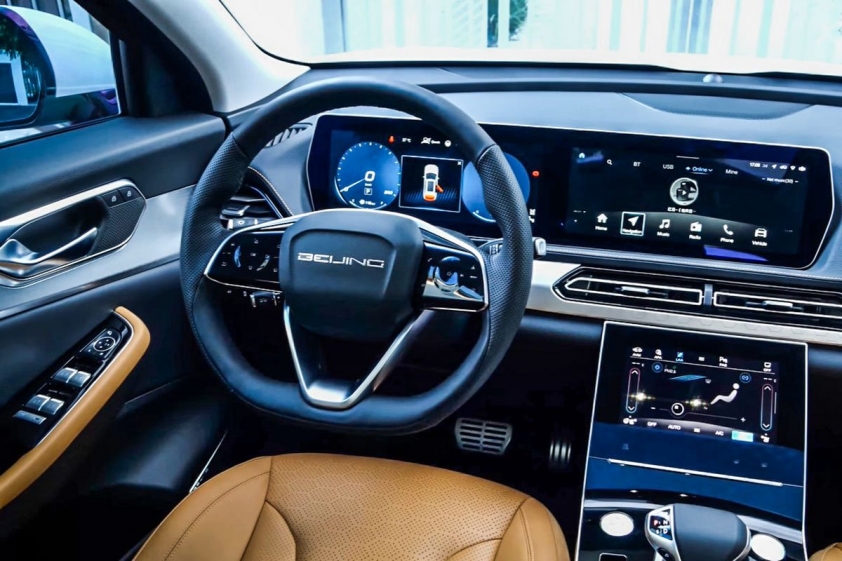 Vô lăng và cụm màn hình Baic Beijing X7