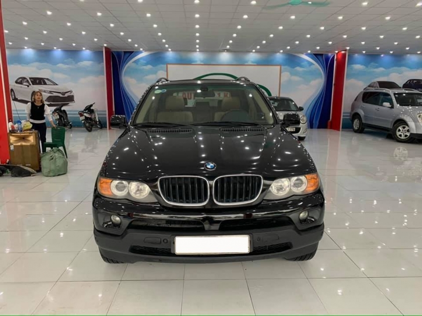 Chiếc BMW X5 đời 2004