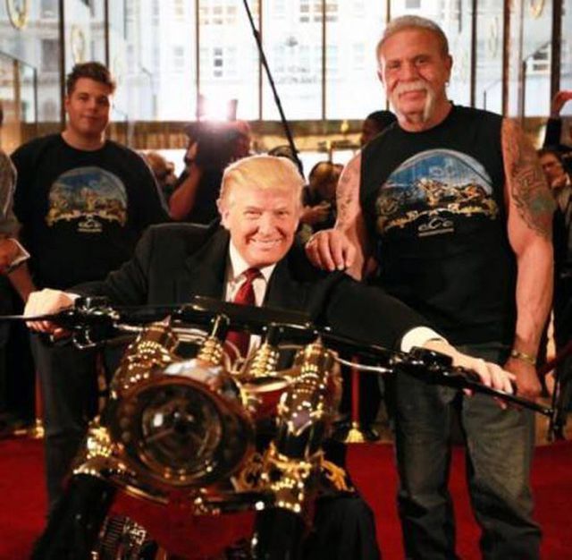 Donald Trump cùng chiếc Chopper dát vàng