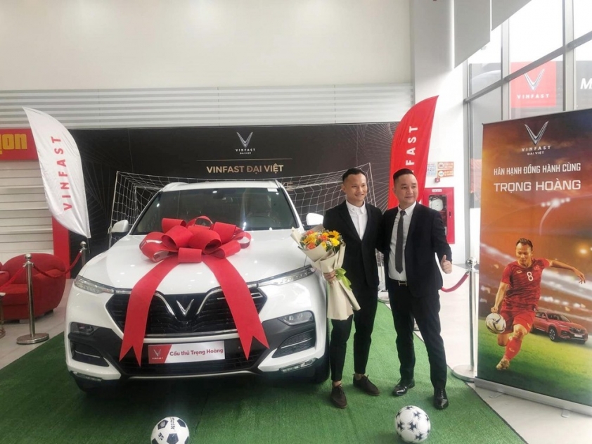Trọng Hoàng tậu xe VinFast Lux SA2.0