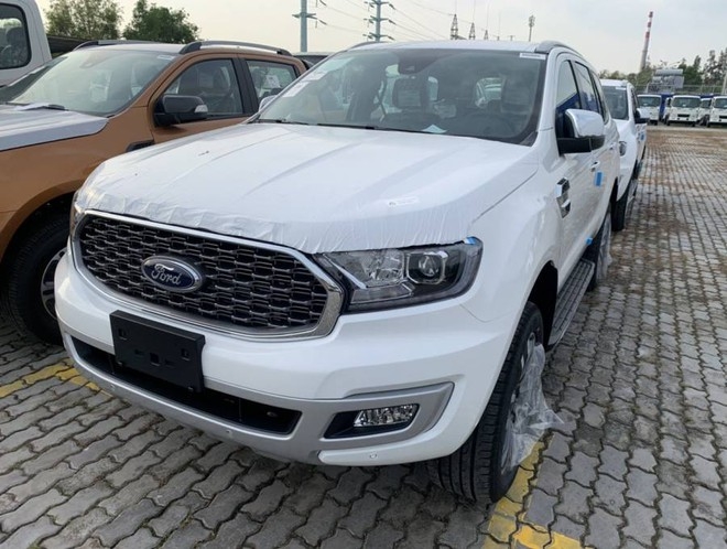 Ford Everest ưu đãi lớn