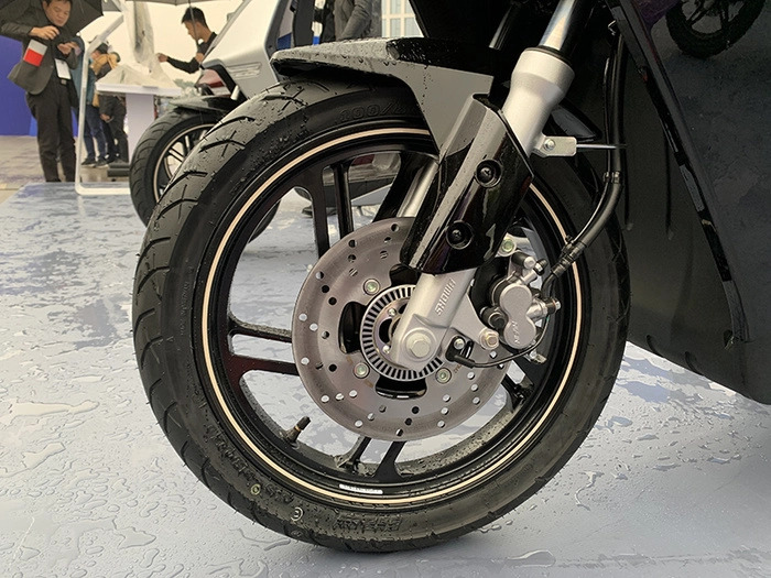 VinFast ra mắt xe máy điện Theon, tham vọng soán ngôi Honda SH Ảnh 3
