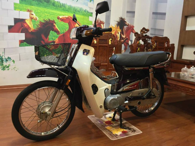 Chiếc Honda Dream đời 1995 của Hưng Sắt