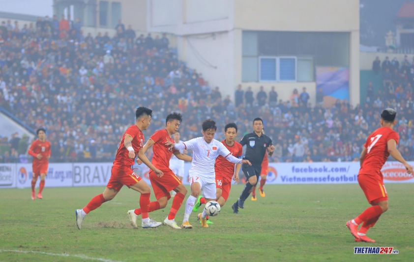 Trực tiếp ĐTQG 0-0 U22 Việt Nam: Trận đấu bắt đầu Ảnh 1