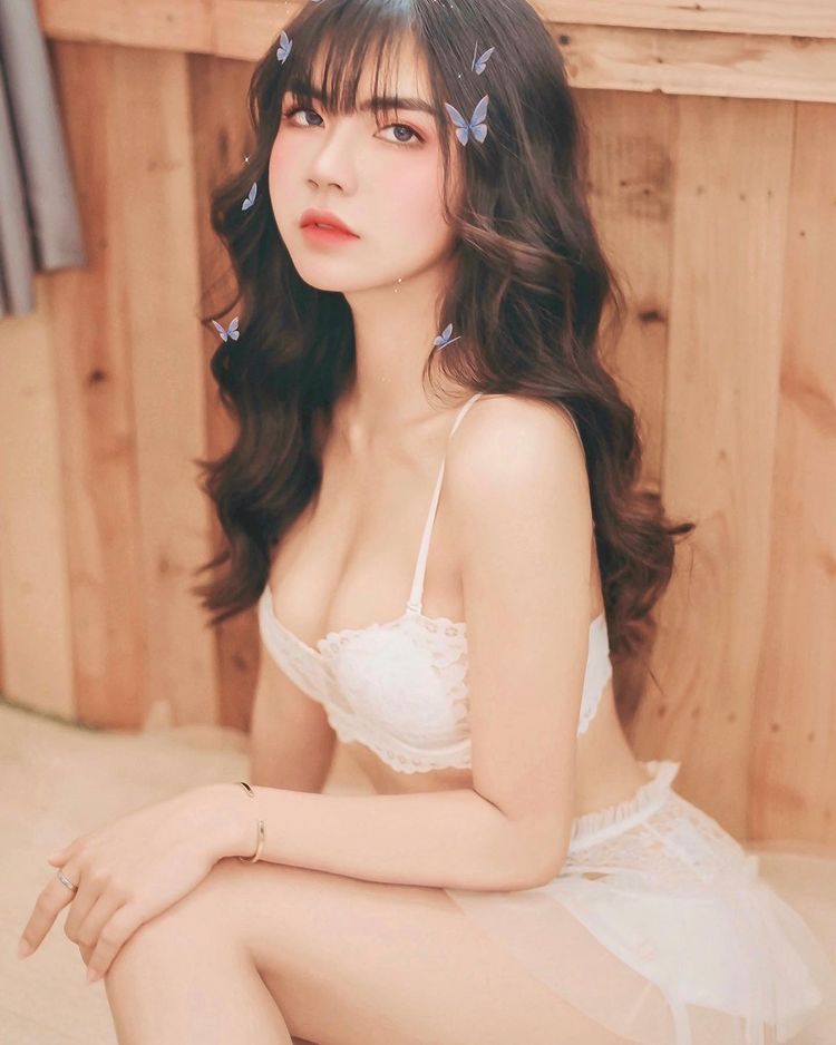 Nhung hinh anh nong bong cua Mai Dora