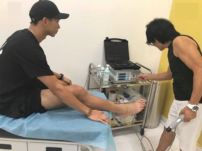 HLV Park Hang Seo lo lắng về chấn thương của Văn Hậu Ảnh 1