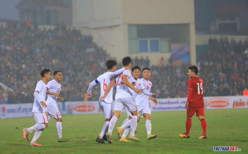 Trực tiếp ĐT Việt Nam 2-1 U22 Việt Nam: Chớp nhoáng Ảnh 1