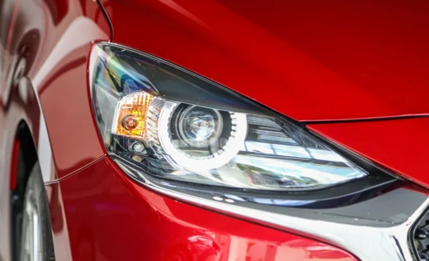 Hệ thống đèn LED thích ứng thông minh Mazda 2