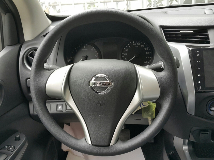 Vô lăng Nissan Terra