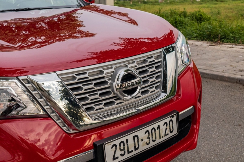 Lưới tản nhiệt Nissan Terra