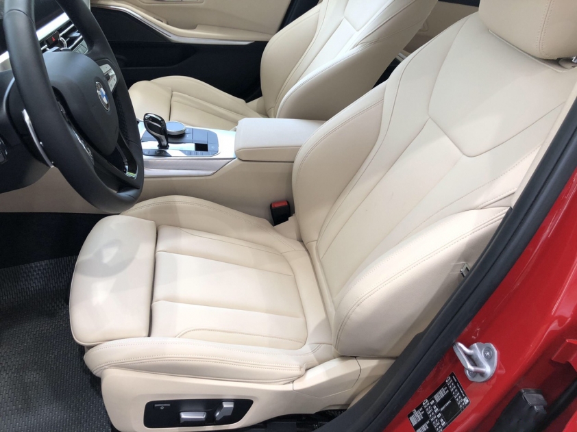 Ghế lái BMW 320i