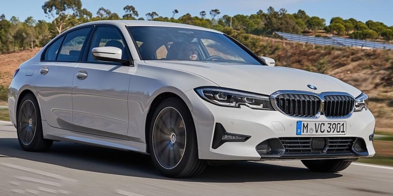 BMW 320i vận hành